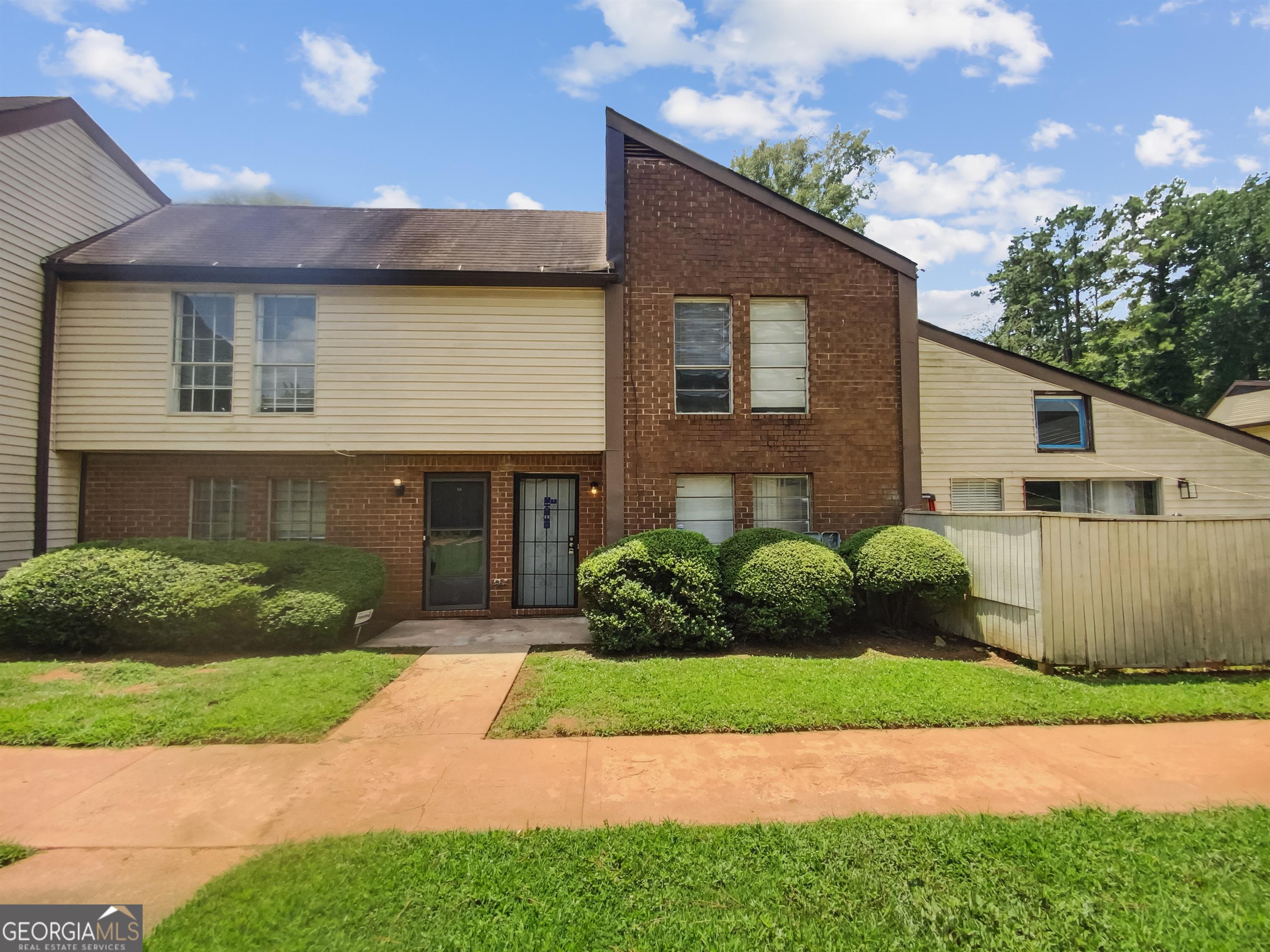 3250 Strawberry Lane